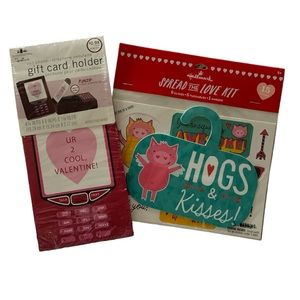 Hallmark Valentine Gift Card Holder & Spread the Love Kit